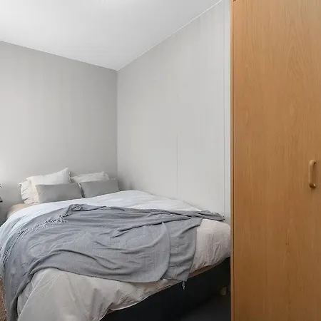 Cheerful 3br Down Town Newly Renovated Apartment Reykjavik